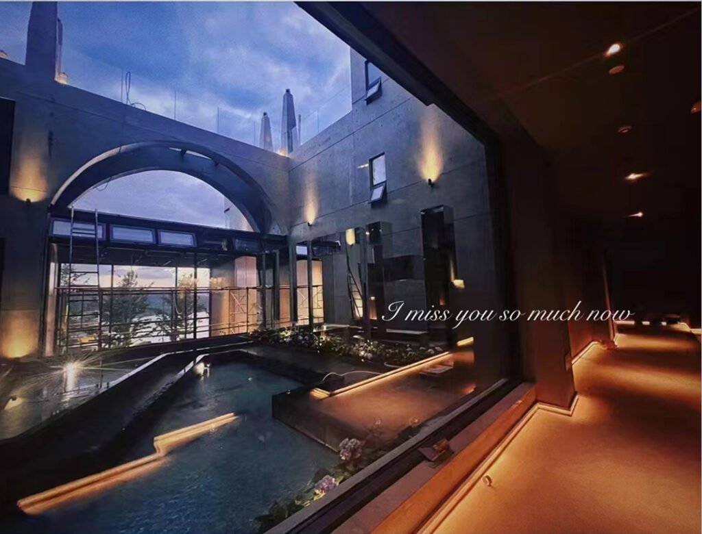 The Black Stone Hillside Hotel